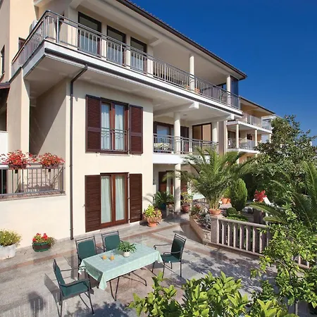 Awesome In With House Sea View Apartment