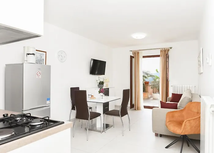 Апартаменты Cozy In Рабац